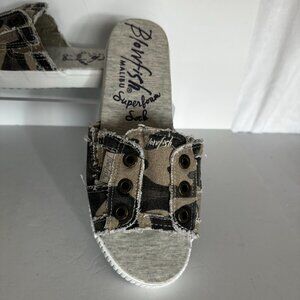 Blowfish Malibu Superfoam Soak Camo Canvas Green Tan Size 7.5 Slides Slip-on